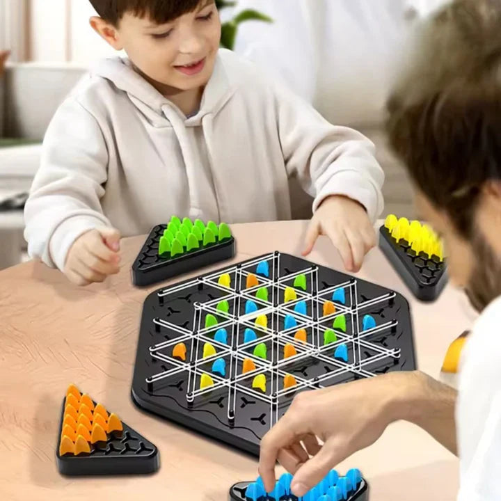 Strategie-Dreieckspiel – Dreiecke bilden, das Spielfeld dominieren Zorenza
