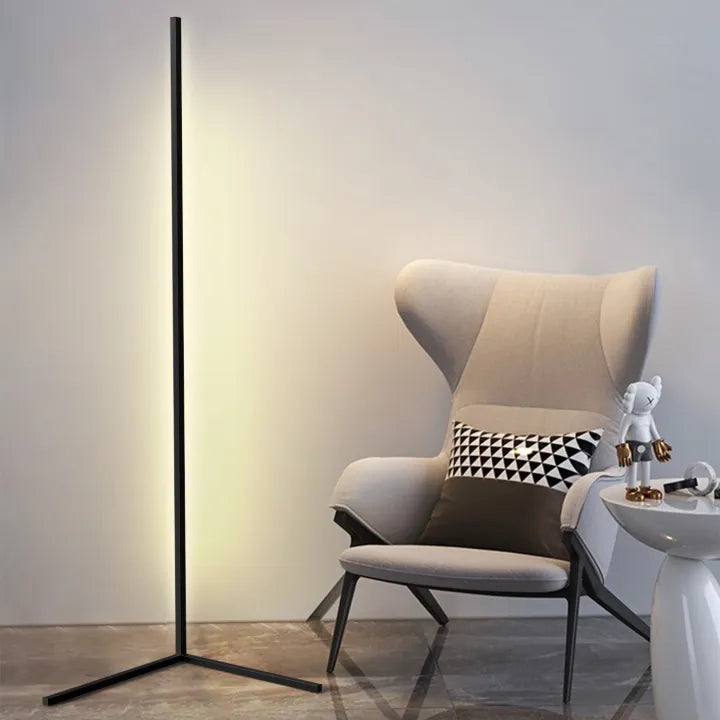 Stimmungsvolles Ecklicht für Ihr Zuhause – Dimmbare LED-Stehlampe mit Fernbedienung -    Zorenza