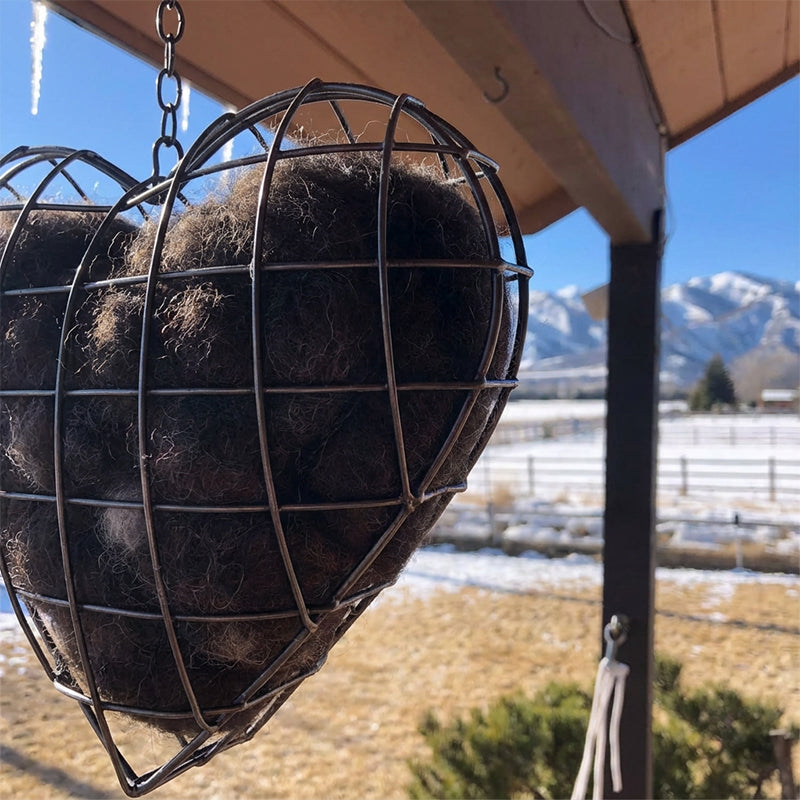 Herzförmiger Halter für Vogelnestmaterial mit Aufhängekette Zorenza