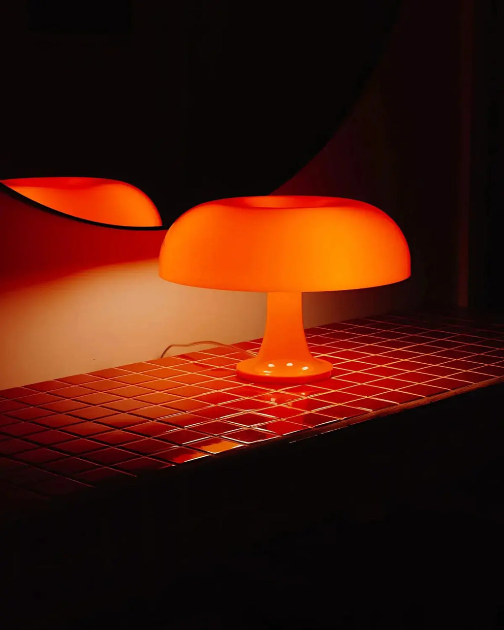 Bauhaus Tischlampe Retrokuppel – Sanftes Licht im zeitlosen Design Zorenza