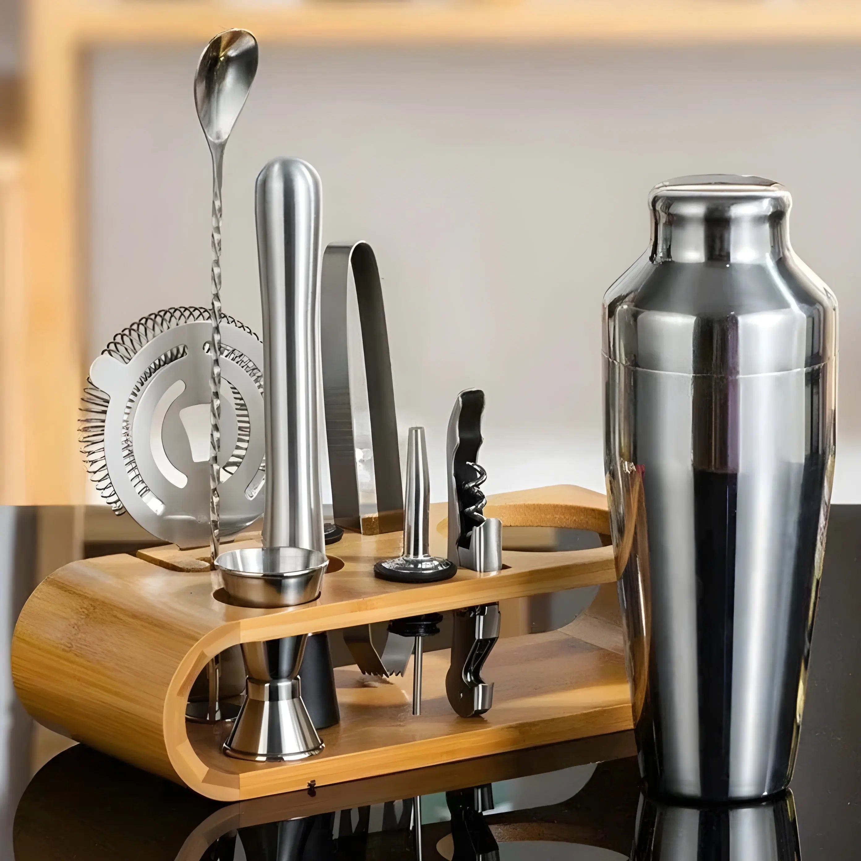 Cocktail-Set mit Bambus-Ständer – 10-teilig Zorenza