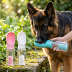 3-in-1 Hunde-Trinkflasche mit Futterbehälter und Beutelspender -    Zorenza