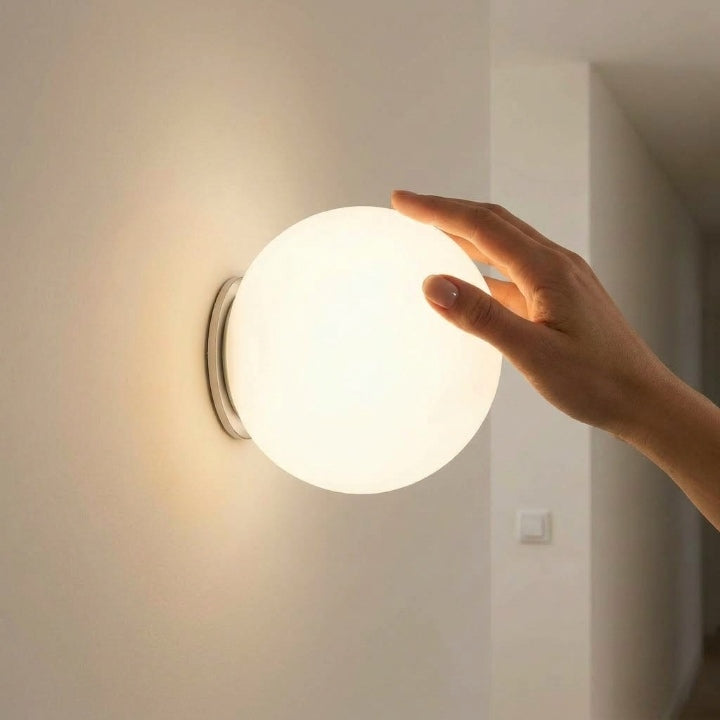 LED Kugel-Wandleuchte aus mattiertem Glas, Ø 12, 15 oder 20 cm -    Zorenza