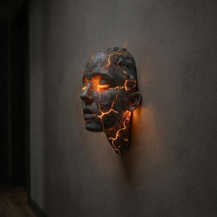 Wandleuchte Gesichts-Skulptur mit LED-beleuchteten Rissen -    Zorenza