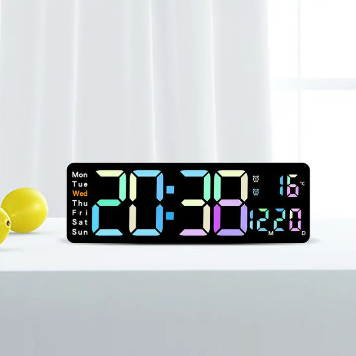 Große RGB Digitale Wanduhr Zorenza