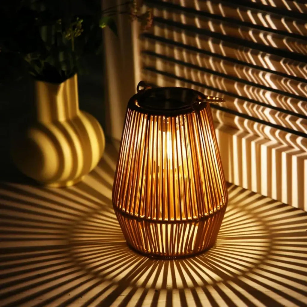 Handgewebte Solar-Gartenlaterne – Wasserdichtes Rattan-LED-Licht Zorenza