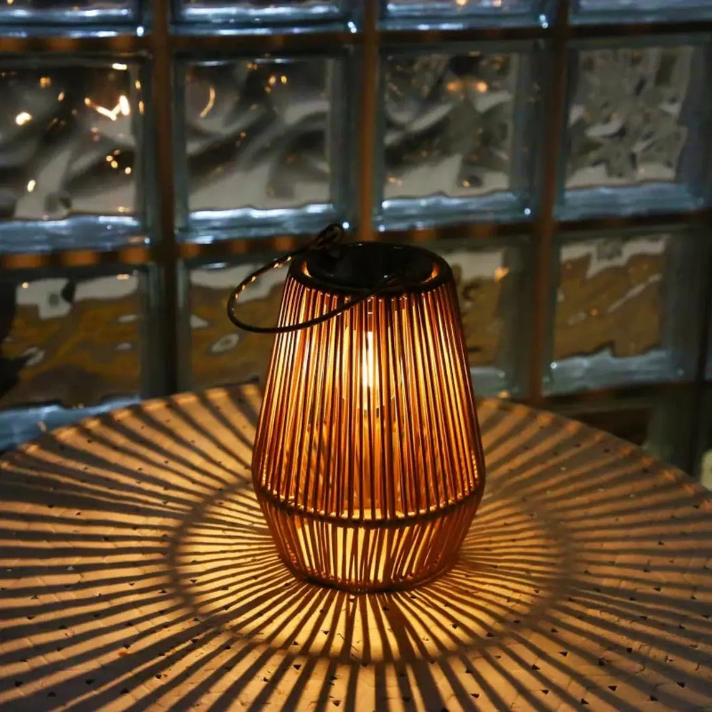 Handgewebte Solar-Gartenlaterne – Wasserdichtes Rattan-LED-Licht Zorenza