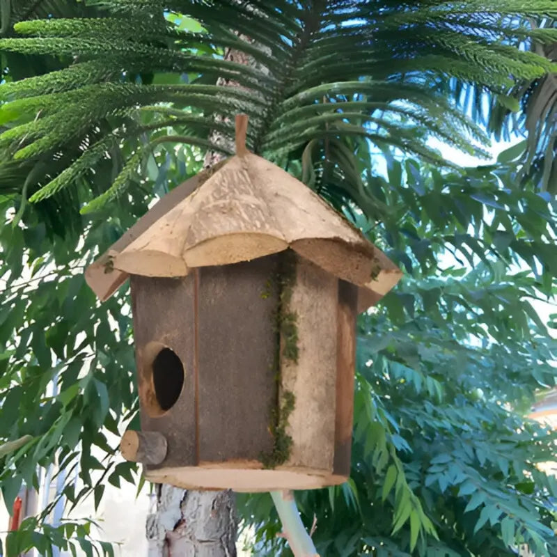 Hölzernes Vogelhaus mit Aufhängeband Zorenza