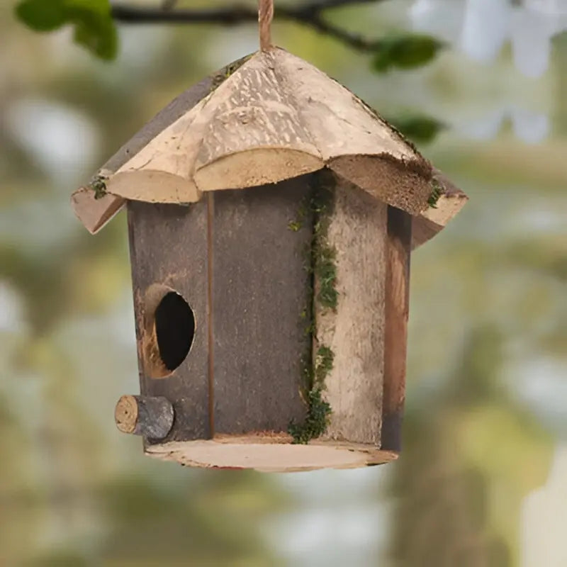Hölzernes Vogelhaus mit Aufhängeband Zorenza