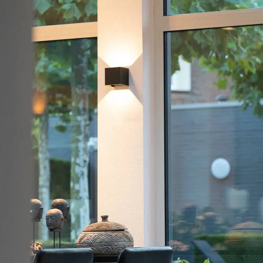 Kabellose LED-Wandleuchte Würfel mit dimmbarem Licht Zorenza