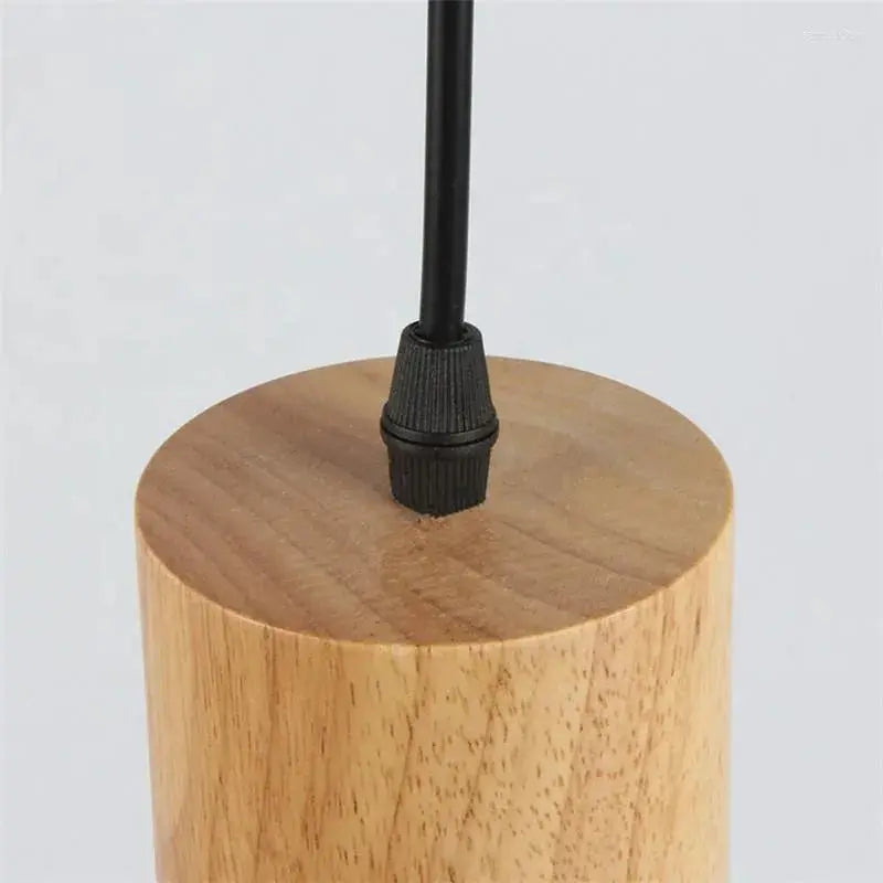 Pendelleuchte aus Metall und Holz Zorenza
