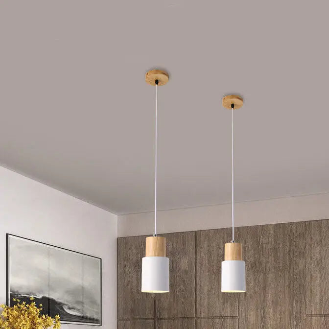 Pendelleuchte aus Metall und Holz Zorenza