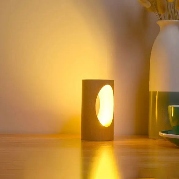 Rechteckige LED-Nachtlampe aus Massivholz Zorenza