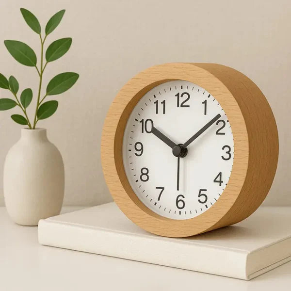 Lautloser Holz-Wecker mit LED-Nachtlicht – Buchenholz, kein Ticken, mit Snooze -    Zorenza