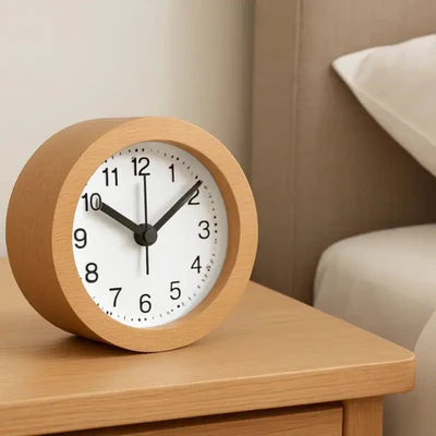 Lautloser Holz-Wecker mit LED-Nachtlicht – Buchenholz, kein Ticken, mit Snooze -    Zorenza