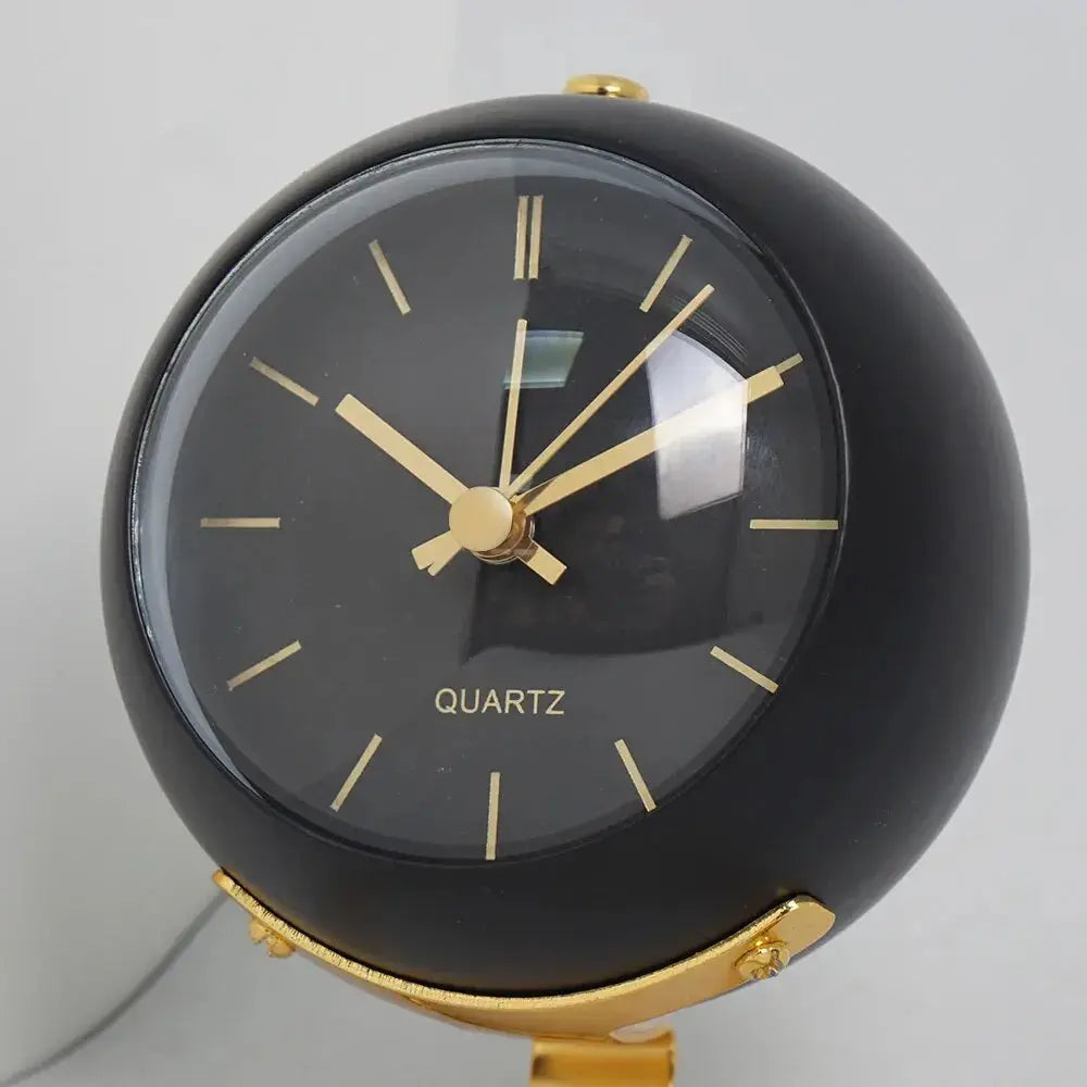 Runder Quarz-Wecker mit Goldständer – Lautloser Mechanismus Zorenza
