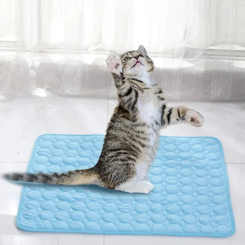 Kühlmatte für Katzen und Hunde – atmungsaktiv -    Zorenza
