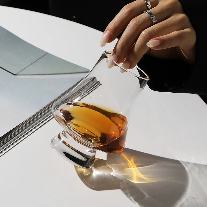 Whisky-Gläsermit aromaverstärkender Form -    Zorenza