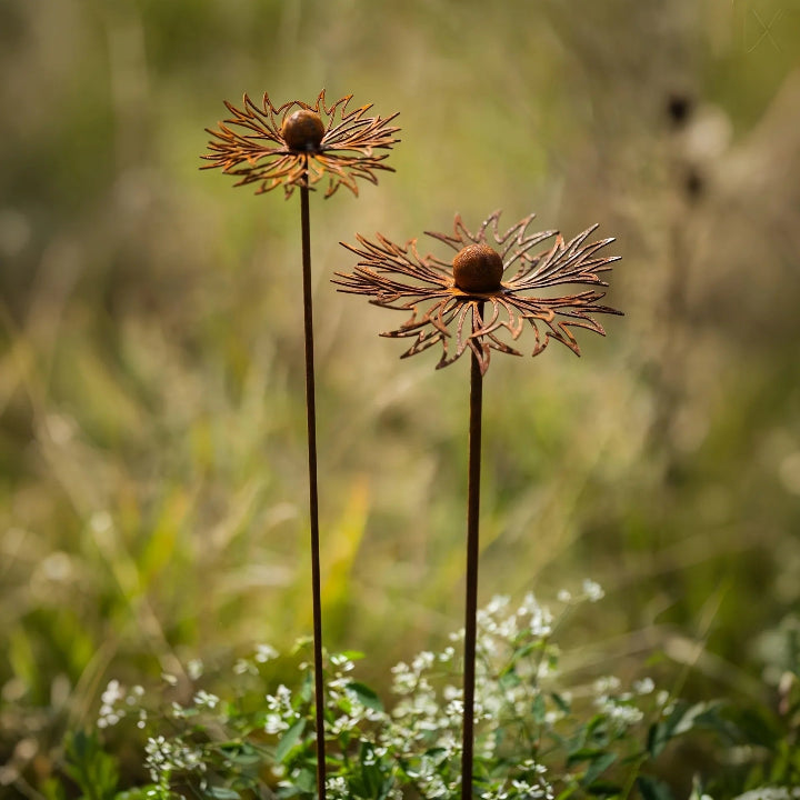 Gartenstecker Blume aus Eisen in Rostoptik Zorenza