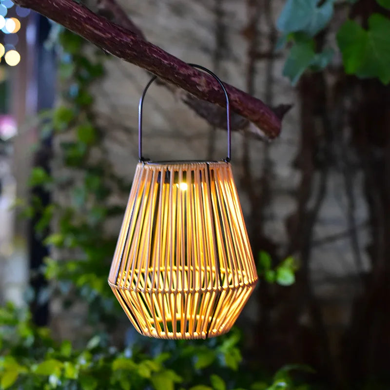 Solar-Laterne aus Rattan mit LED - Automatischer Dämmerungssensor -    Zorenza