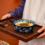 Keramikschüssel mit Griff – Handbemaltes Boho-Design -    Zorenza