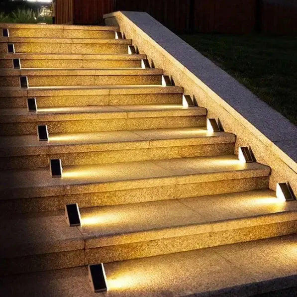 Solar-Treppenleuchten für Außen – Warmweißes LED-Licht, 4er- oder 10er-Set Zorenza