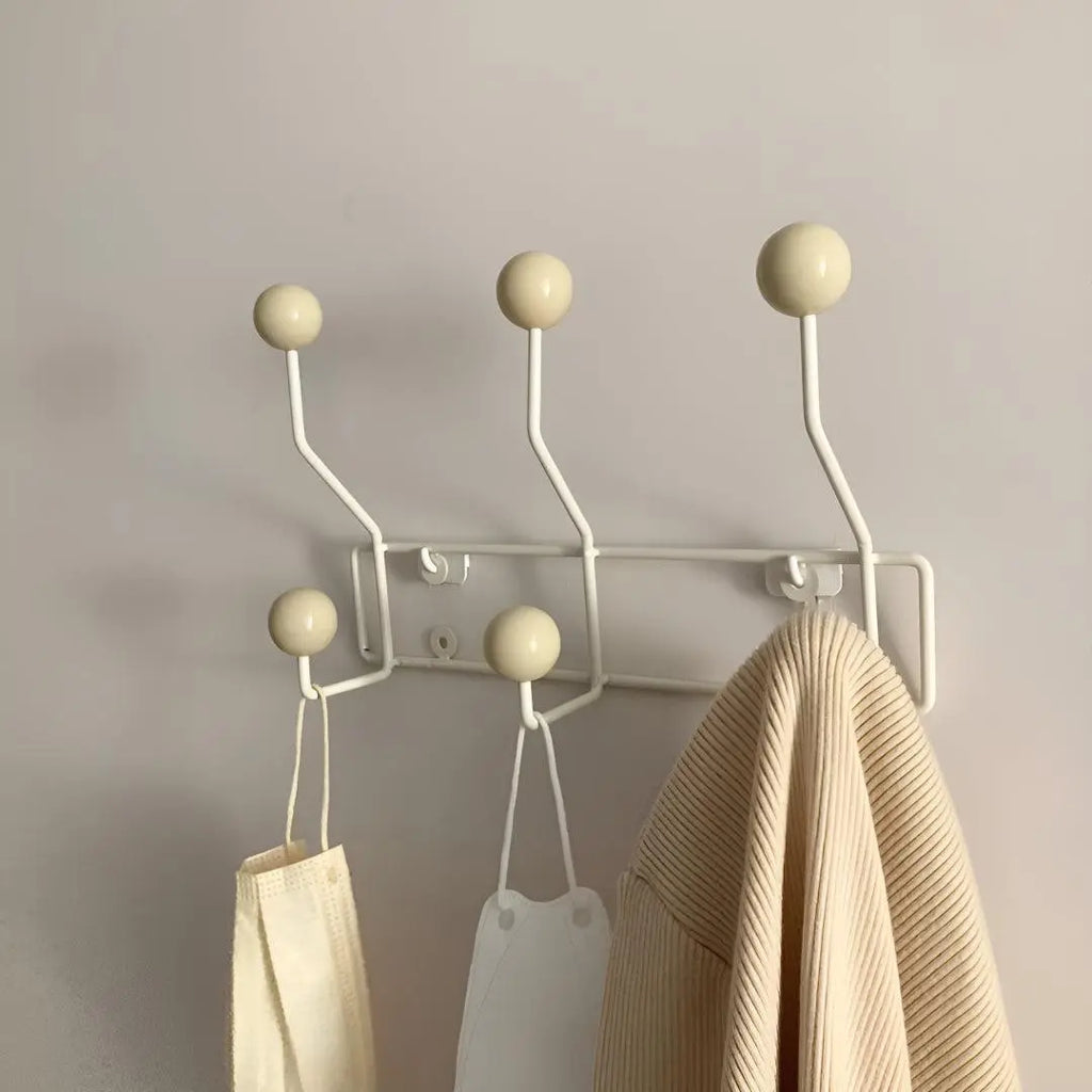 Wandgarderobe Mid-Century – Stilvolle Ordnung für den Eingangsbereich Zorenza