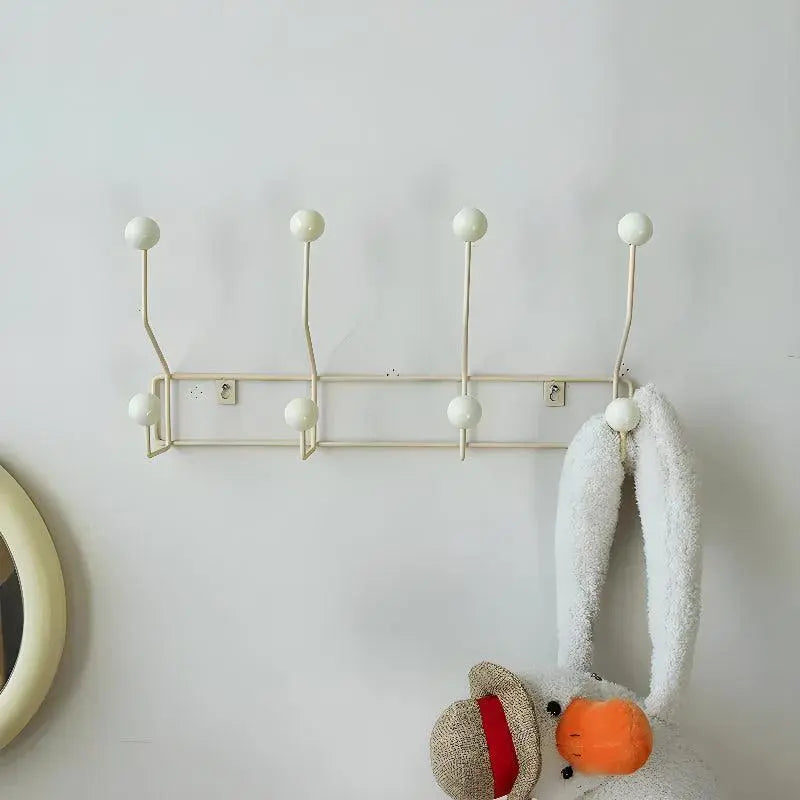 Wandgarderobe Mid-Century – Stilvolle Ordnung für den Eingangsbereich Zorenza