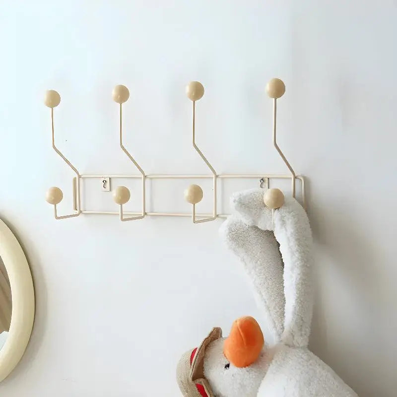 Wandgarderobe Mid-Century – Stilvolle Ordnung für den Eingangsbereich Zorenza