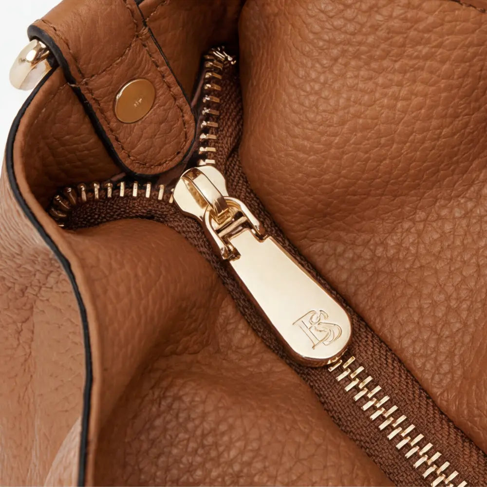 Weiche Leder-Hobo-Tasche mit mehreren Fächern Zorenza