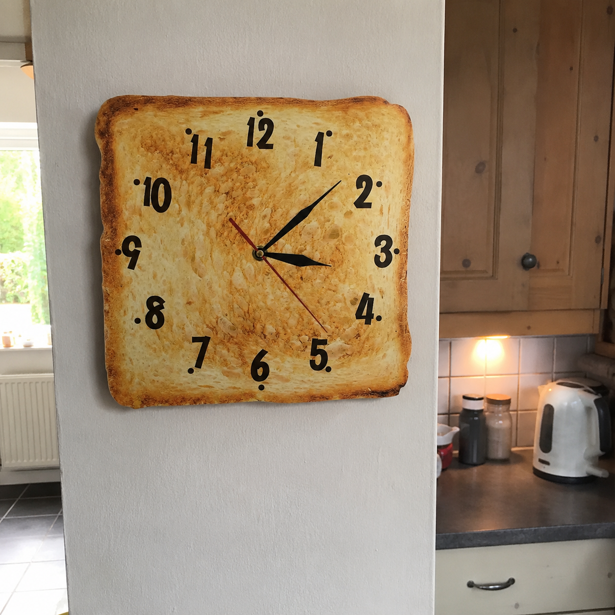 Wandvon Toastbrot-Design – Geräuschloses Quarzwerk -    Zorenza