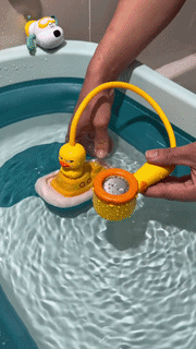 Enten-Badespielzeug mit Wassersprühfunktion -    Zorenza