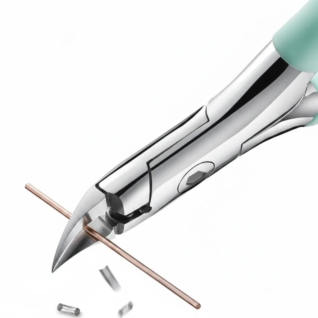 Nagelschere mit Spritzschutz – Ergonomisch für dicke Nägel -    Zorenza