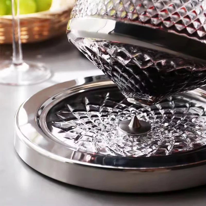 Weinkaraffe mit 360° Drehfunktion – handgeblasenes Kristallglas, 1,5 l -    Zorenza