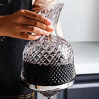 Weinkaraffe mit 360° Drehfunktion – handgeblasenes Kristallglas, 1,5 l -    Zorenza