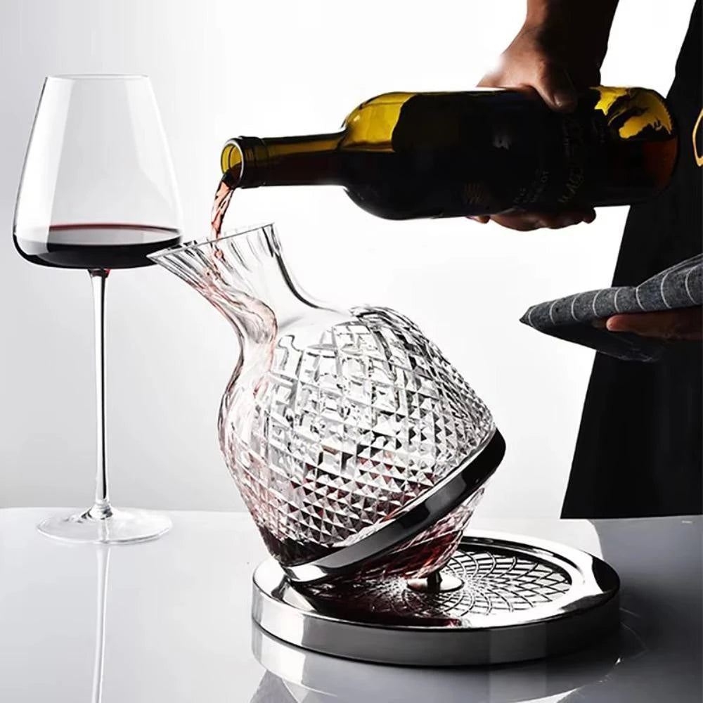 Weinkaraffe mit 360° Drehfunktion – handgeblasenes Kristallglas, 1,5 l -    Zorenza
