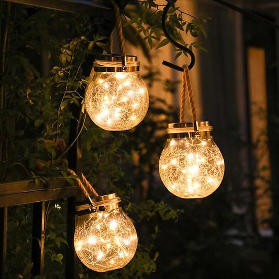 Solar-Gartenlaterne aus Glas mit LED-Lichterkette -    Zorenza